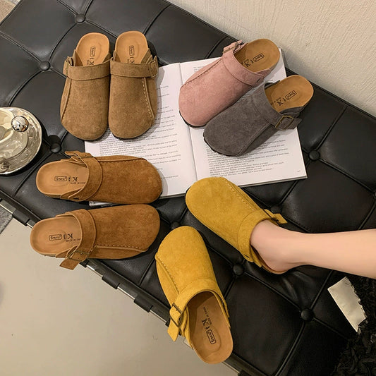 LUTRIO – PREMIUM SUEDE CONTOURED CLOGS